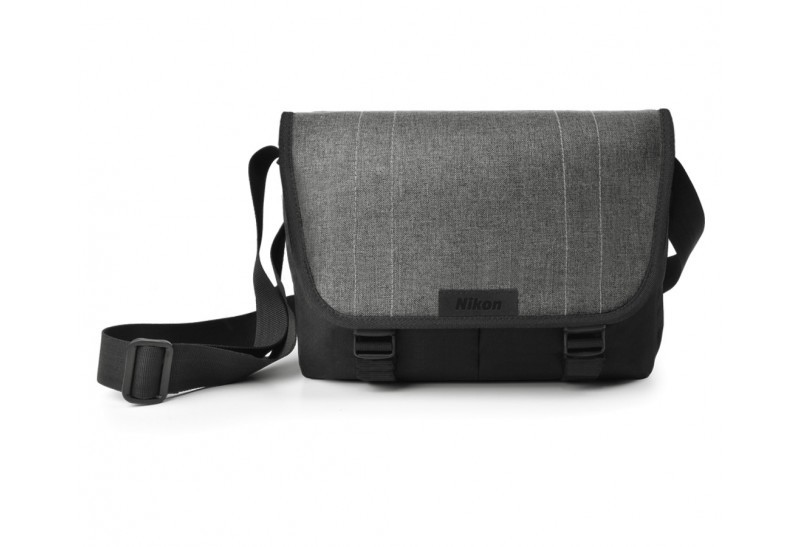 Nikon DSLR accessoires kit (tas+sdcard) Nikon DSLR accessoires kit (tas+sdcard)